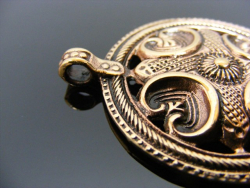 Anhänger - keltisch - keltisches Kreuz mit Ornament durchbrochen - Bronze