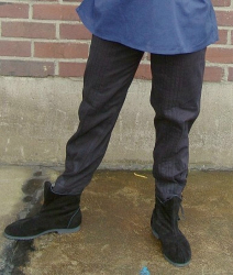 Hose LC - 3079 mit Ziernaht, Schnürung & Knöpfen - schwarz